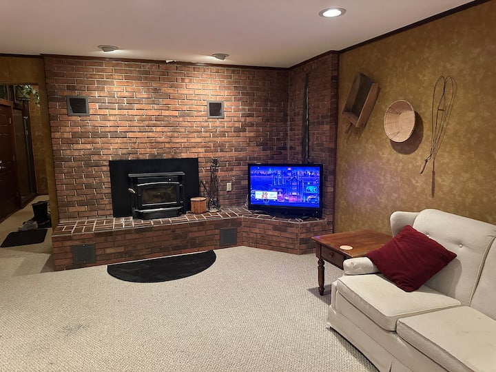 Vast Country House: Country Charm & Rustic Decor - Marion, OH