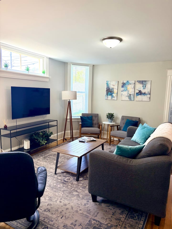 Family-friendly 4br W/ King Bed + Dogs Welcome - Saint Paul, MN