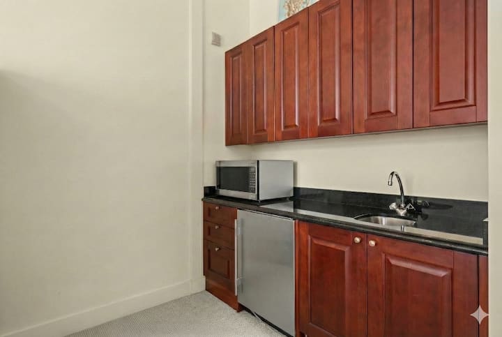 Ritz-carlton Oceanfront Suite With Amenities - Riviera Beach, FL