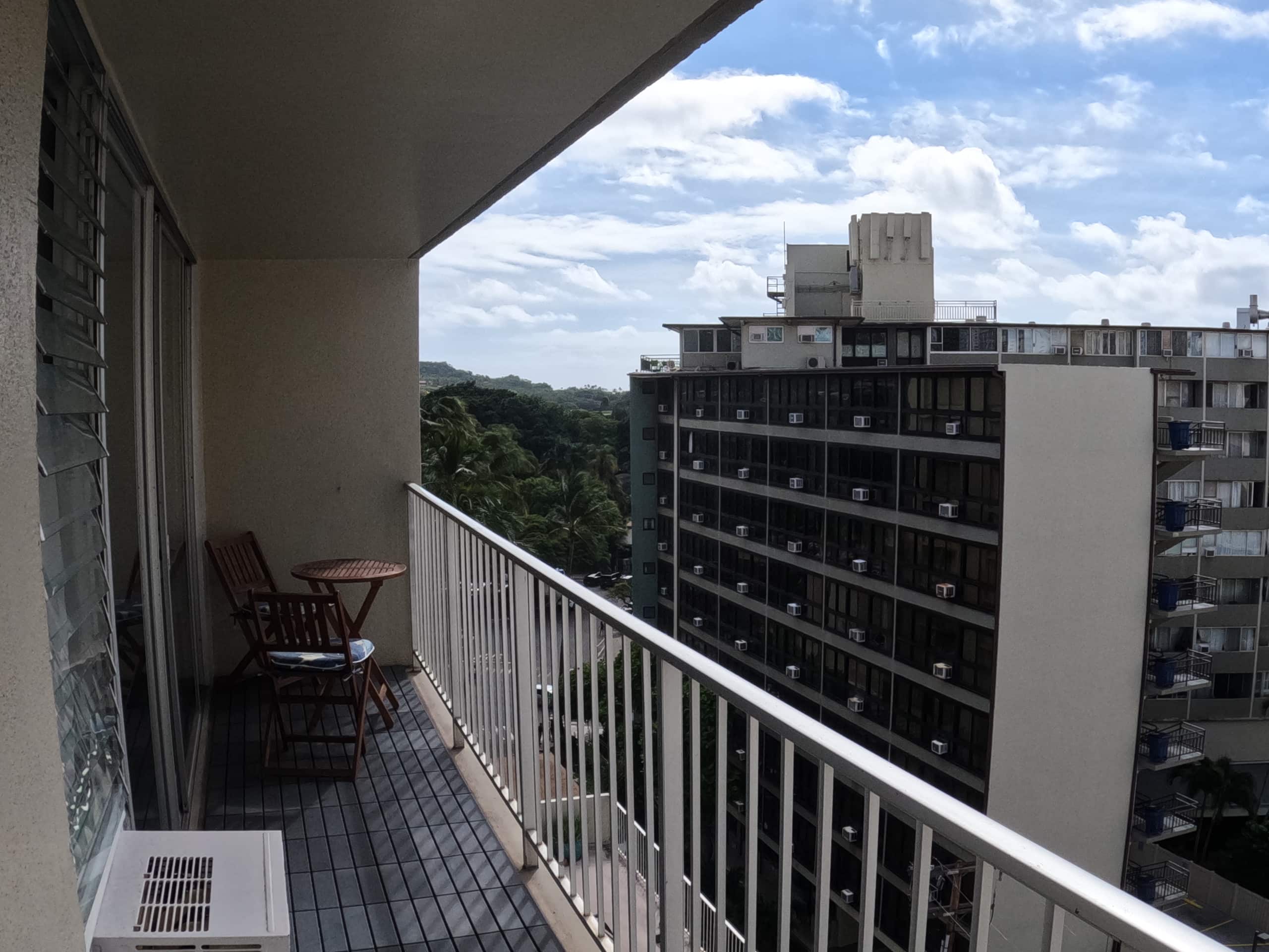 Waikiki Studio Great Location/Free Parking - Image 4