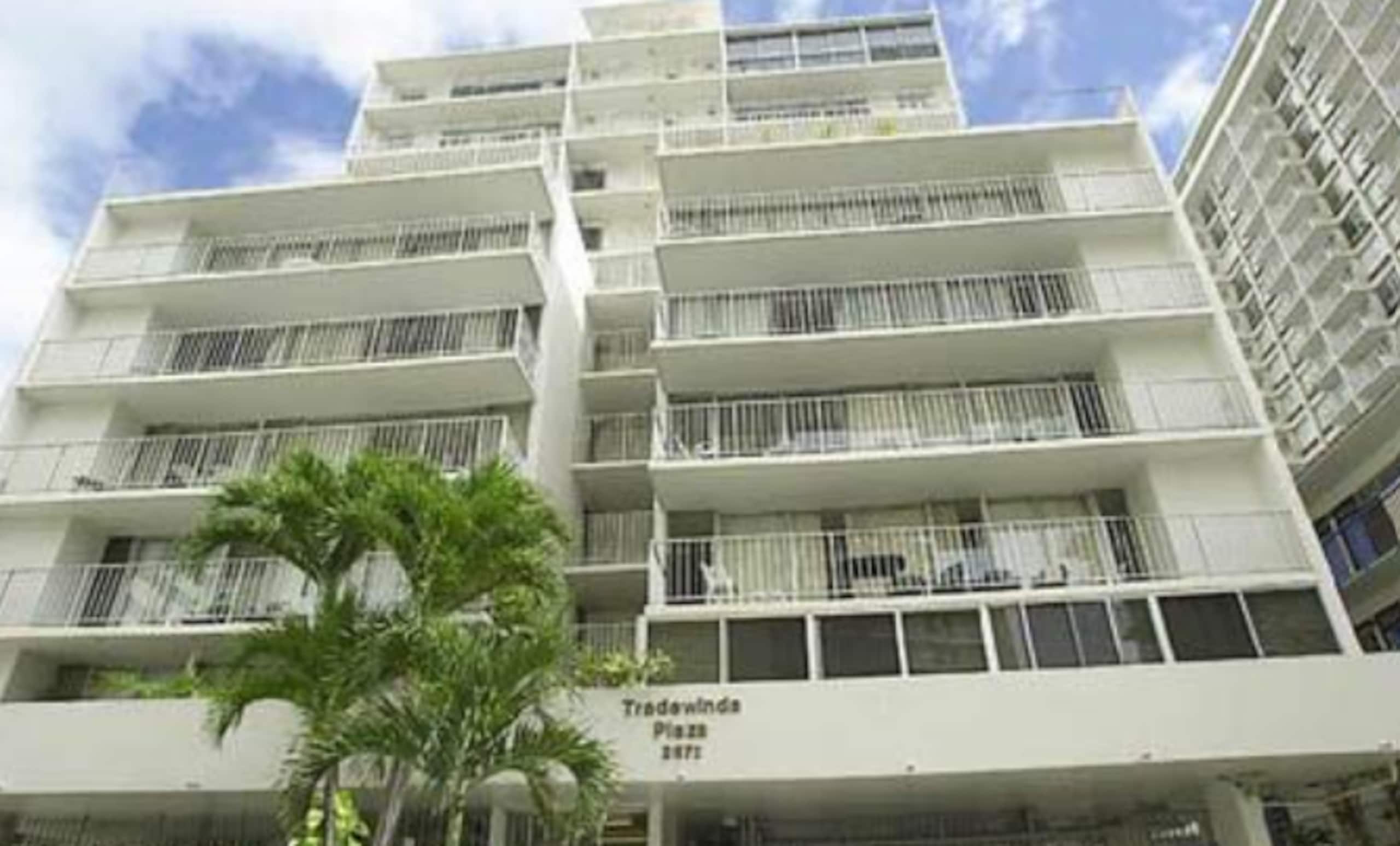 Waikiki Studio Great Location/Free Parking - Image 5