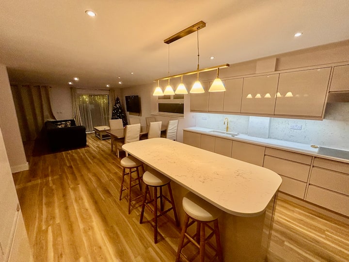 Lovely Family Home Near Town Centre - High Wycombe