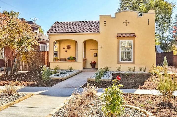 Entire Designer Home In Downtown Colorado Springs - Colorado Springs, CO