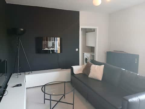 Popular Airbnb listing: Charleroi city break in Charleroi