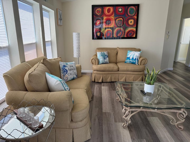 Fort Myers Palms Resort Retreat - Fort Myers Beach, FL