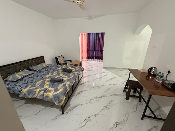 Bedroom 1 image 5