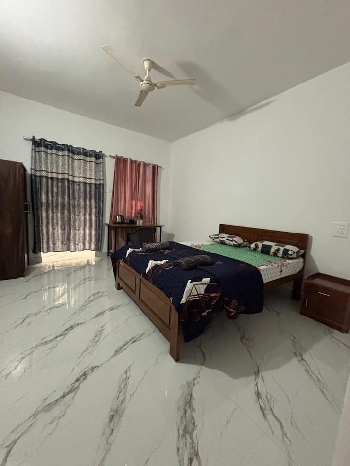 Bedroom 3 image 2
