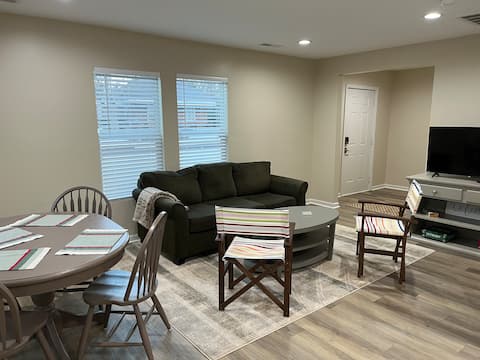 Top performing Airbnb: Leo's Hideaway, downtown, compact, affordable. in Mooresville