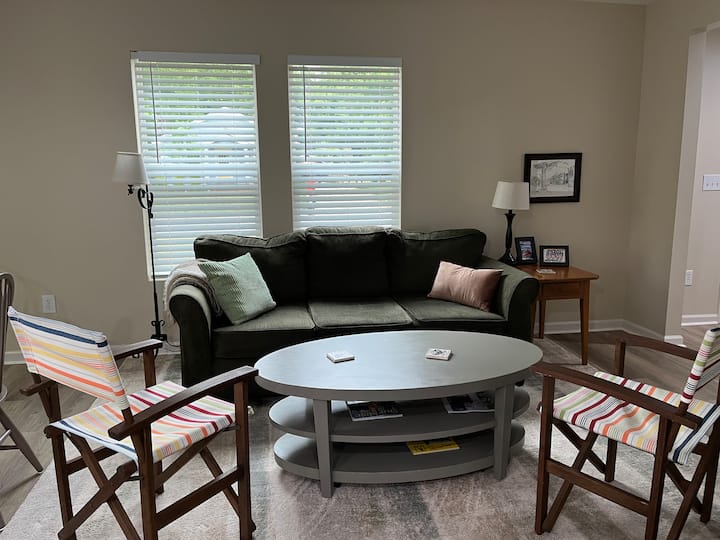 Leo's Hideaway, Downtown, Compact, Affordable. - Lake Norman, NC
