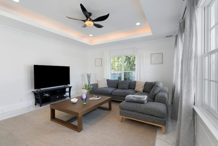 Channel Villa - Elegant Canal-front Retreat - Turks e Caicos