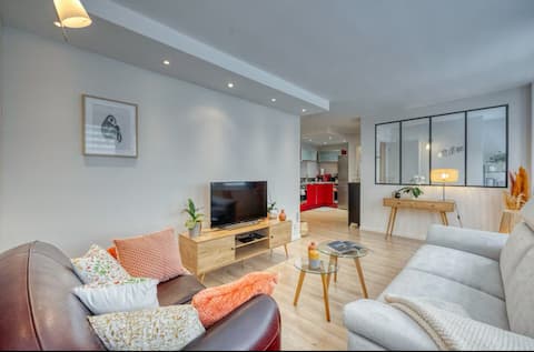 Popular Airbnb listing: Le Vaucanson, very central, cozy T2 1 bedroom, 2 beds in Grenoble