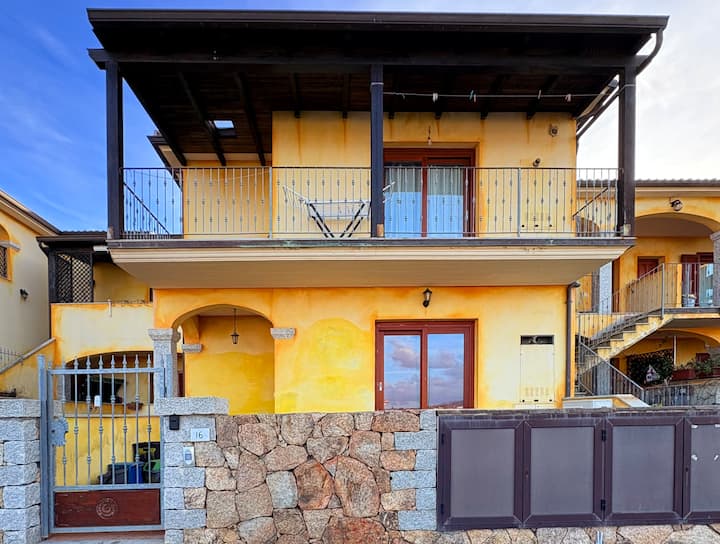 Villetta A Schiera Con Cortile A Olbia - Olbia