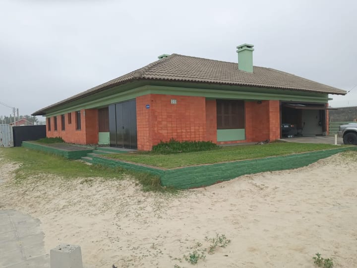 Casa De Frente Para Mar, Araca, Capao Da Canoa. - Capão da Canoa