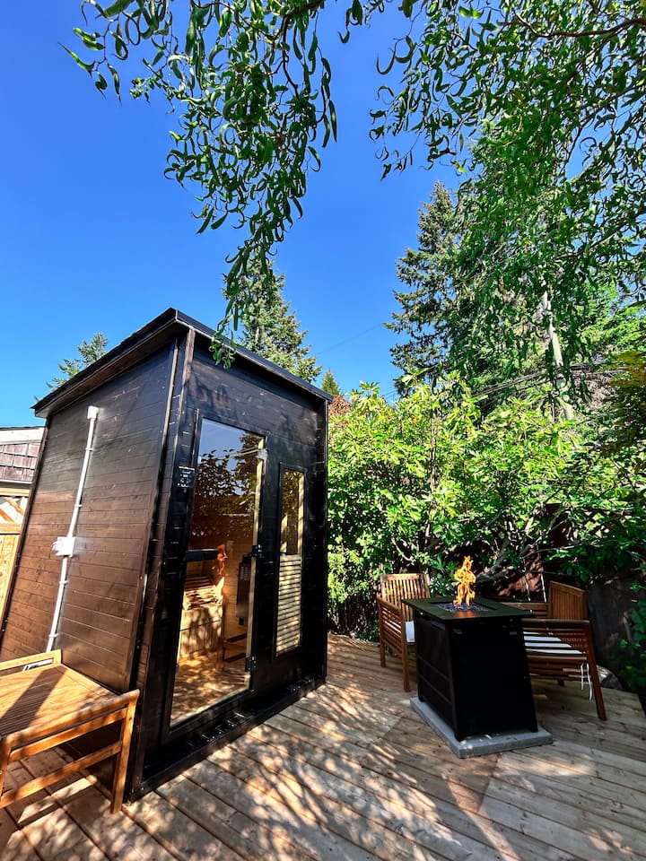 Moss And Pine Hideaway - Sechelt