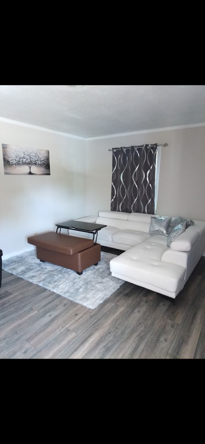 2 Bedroom Home In A Relaxing Neighborhood - Durham, NC