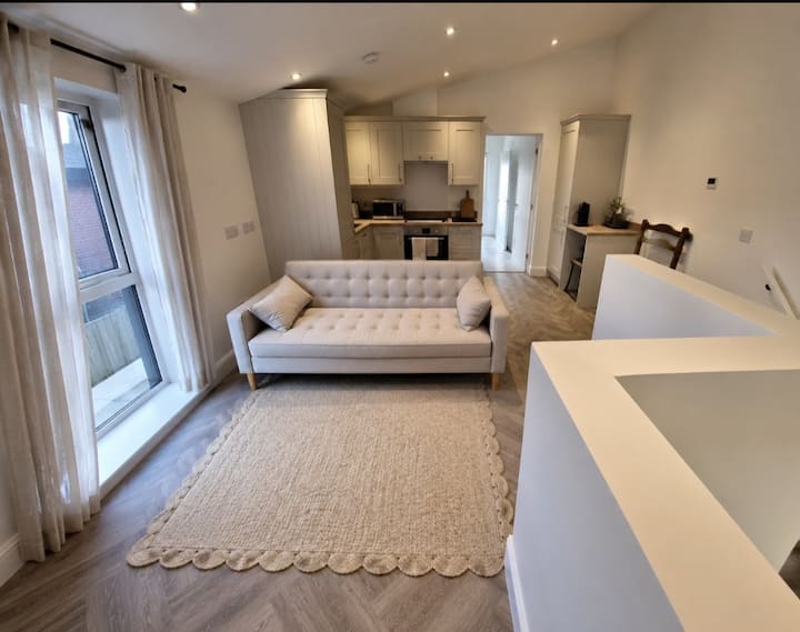 New, Luxury Cosy Flat, 7 Min Drive From Gatwick. - Crawley