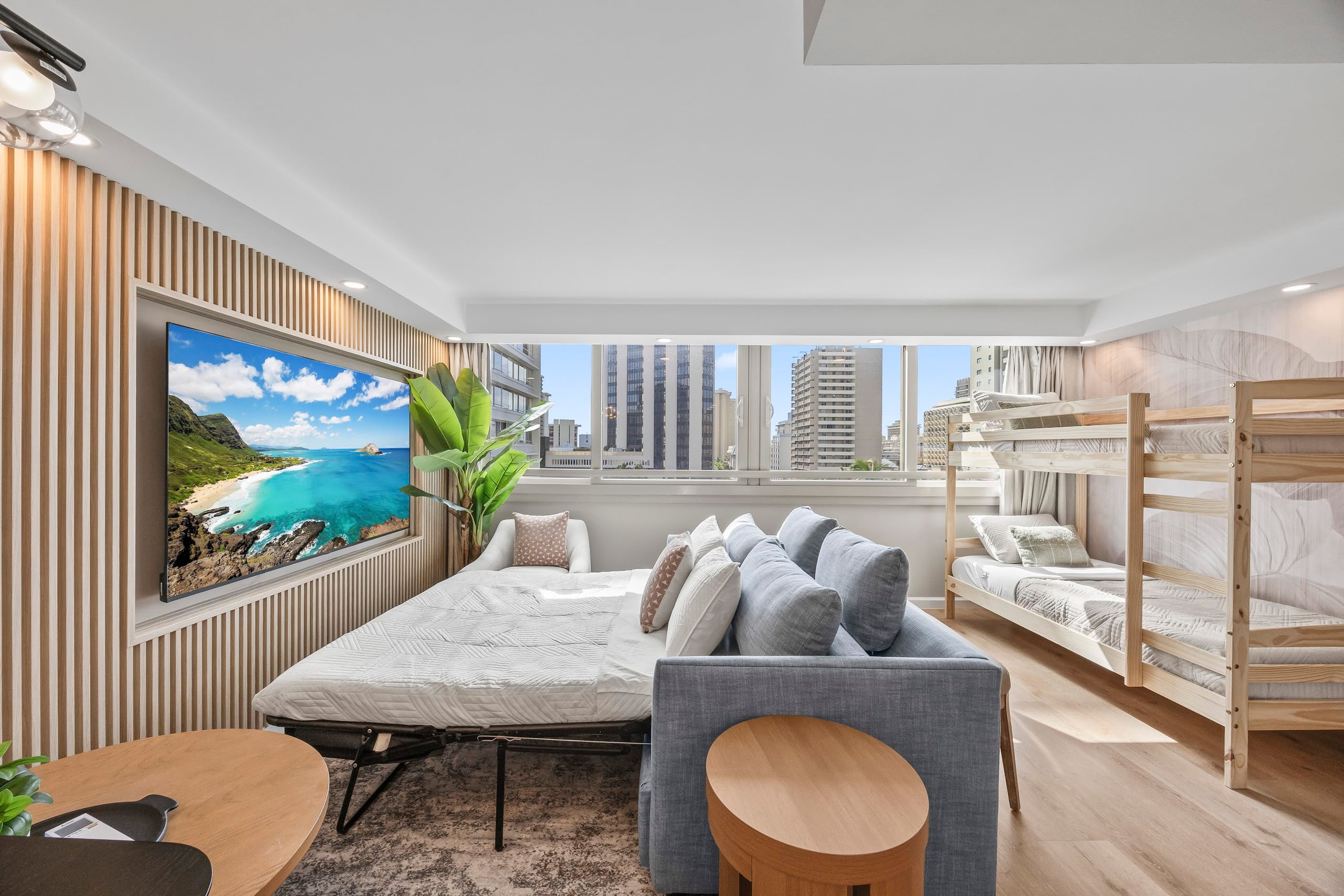 Stunning Tropical 1BR-Central Waikiki-Near Beach! - Image 3
