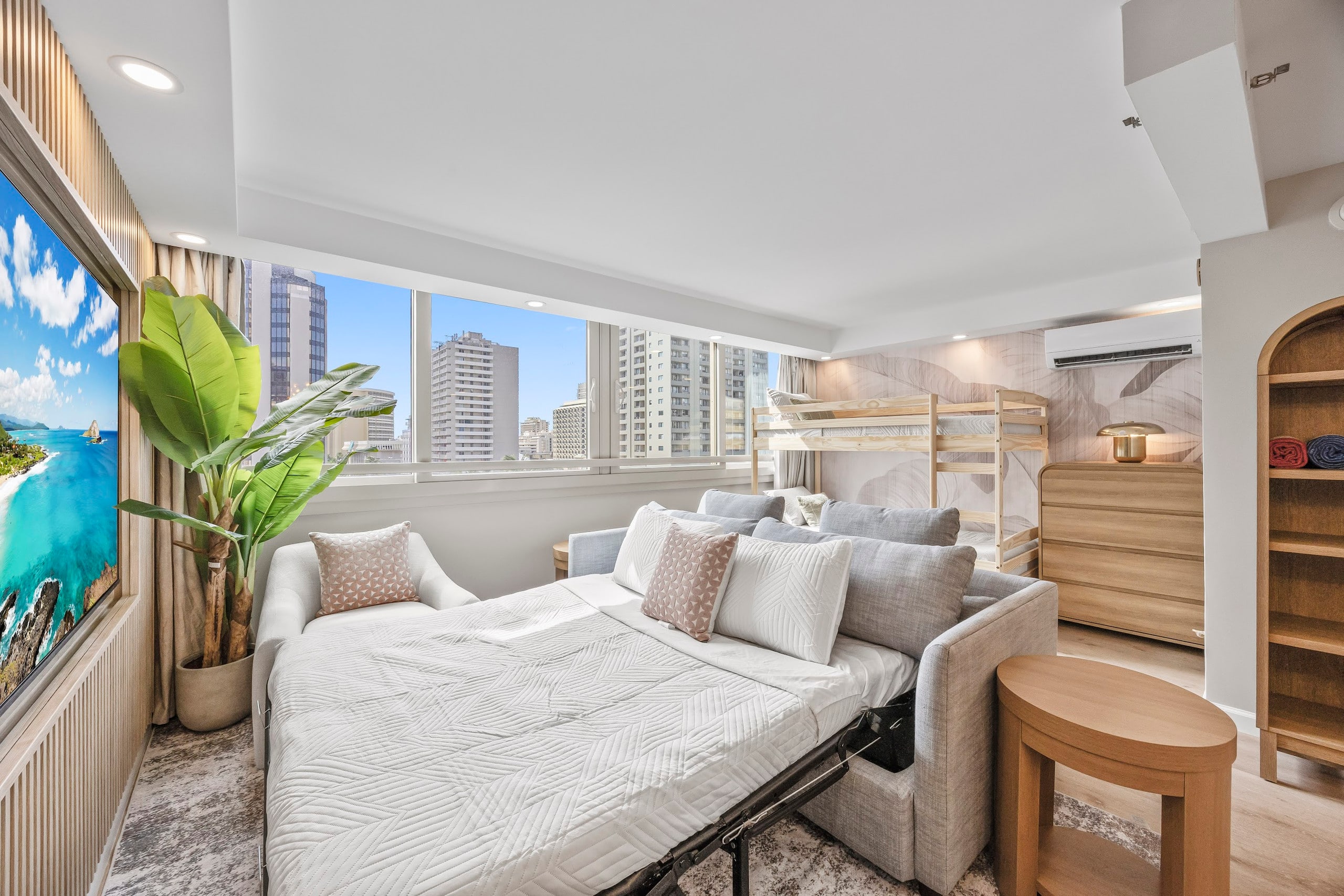 Stunning Tropical 1BR-Central Waikiki-Near Beach! - Image 4