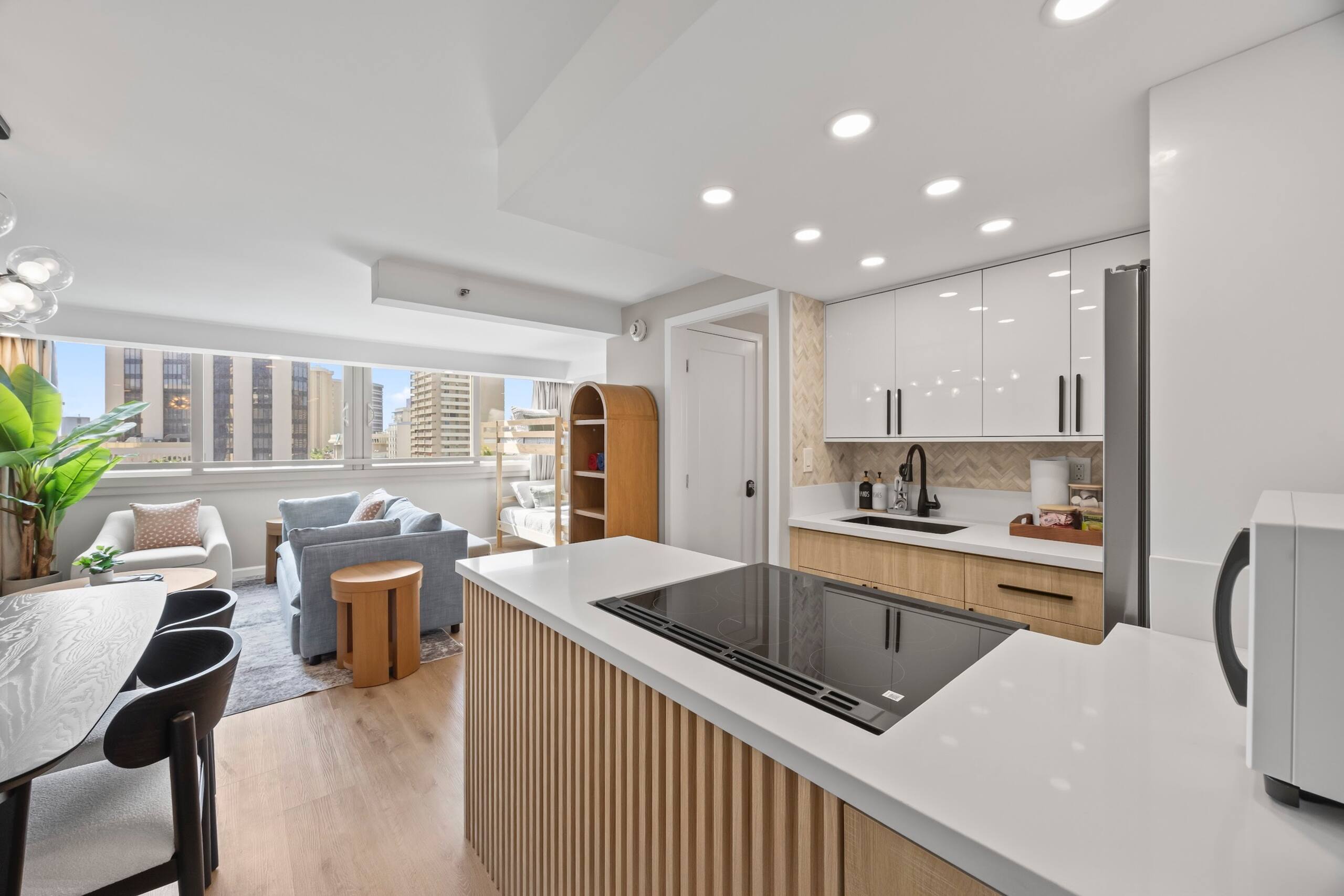 Stunning Tropical 1BR-Central Waikiki-Near Beach! - Image 22