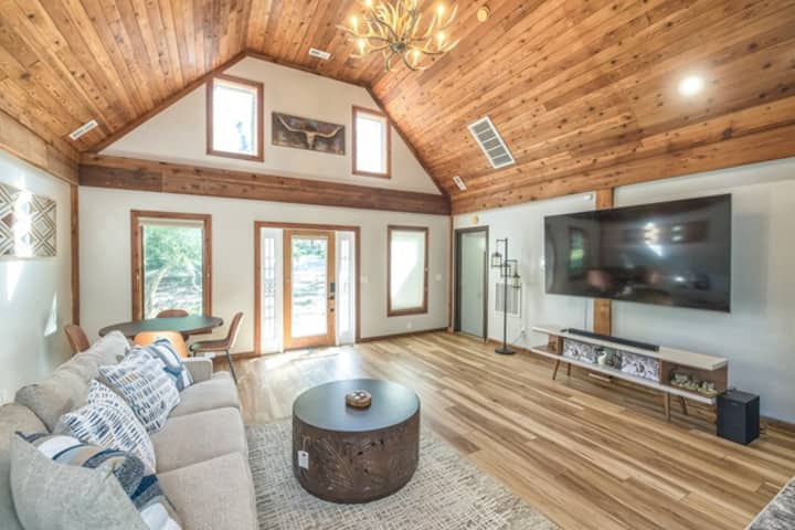 Cabin Near Beach & Uncw - Sauna, Backyard, Ev Chg - Wrightsville Beach, NC