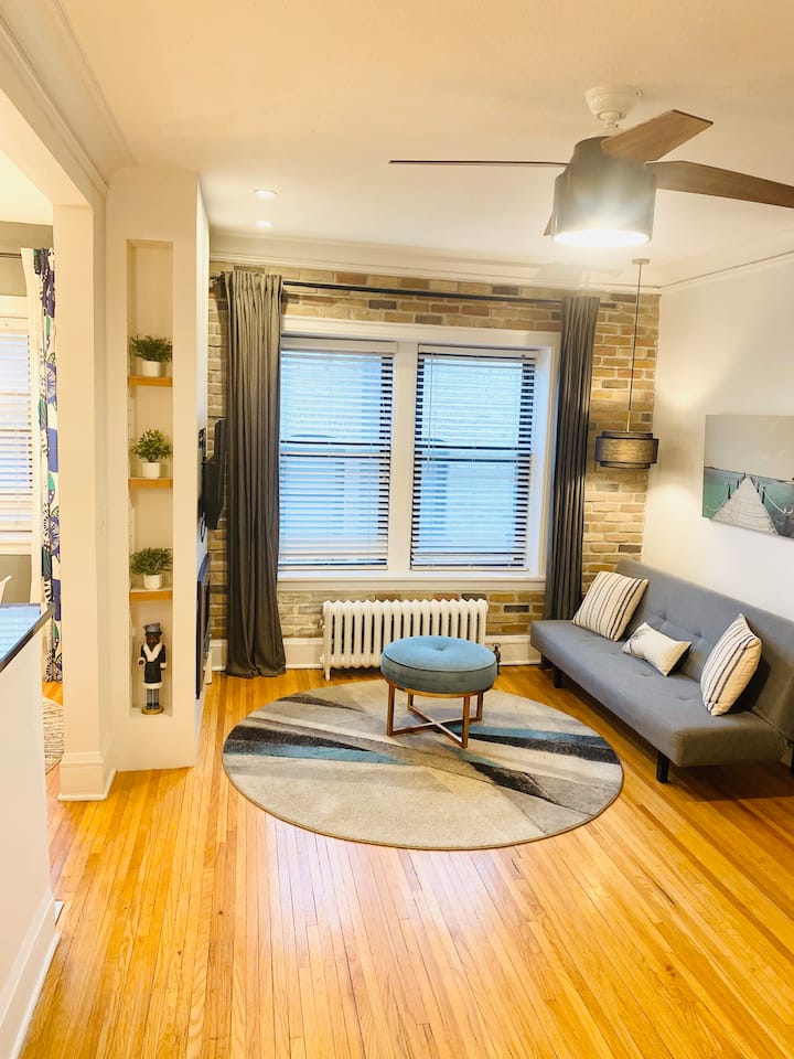 Top-floor Studio For Work, Study & Stay! - Minneapolis, MN