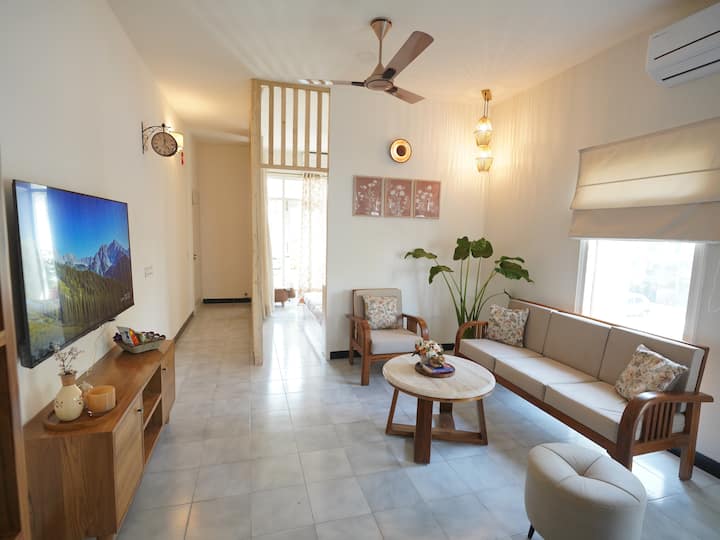 Jb's Serene Abode |Spacious, Calm & Stylish - Chandigarh