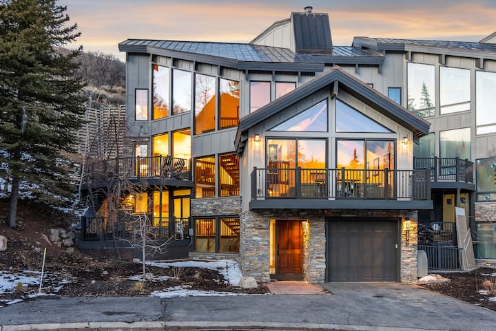 Grand Deer Valley Ski & Downtown Villa Park City - Park City, UT