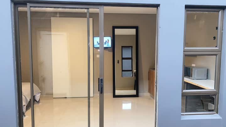 Nest24: Evans Park Private & Cosy Guest Suite 2 - Johannesburg South