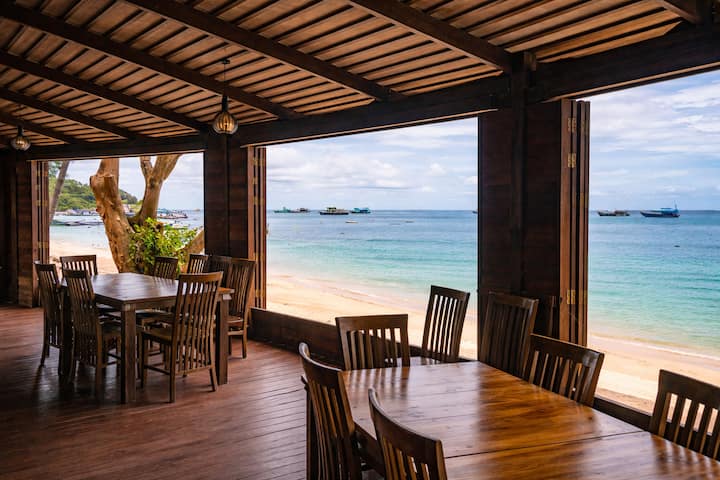 Couple’s Beachfront Getaway | Sea View & Sunset - Ko Tao