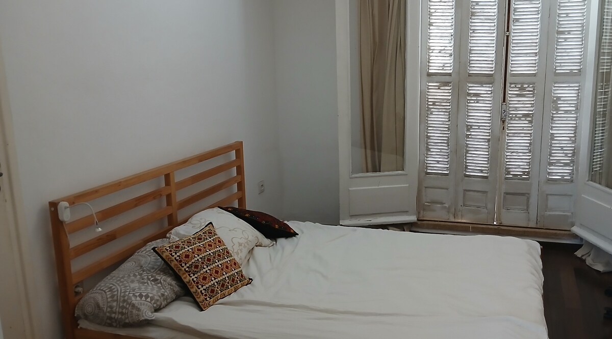 Rental unit in Casablanca  1 bedroom  1 bed  1 shared bath - image 4