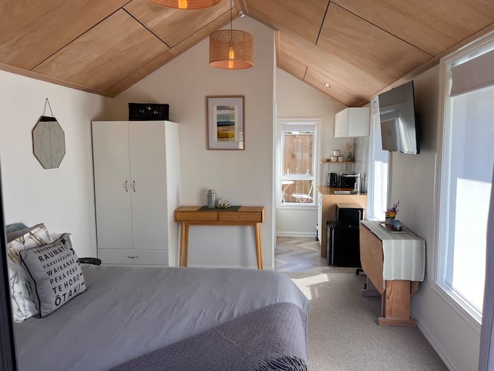 Modern Studio Stopover - New Zealand
