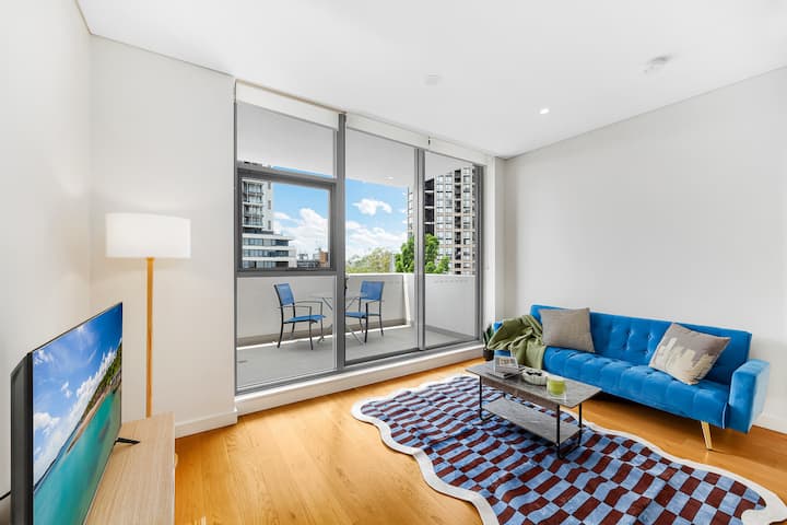 Bright & Spacious 1br | Pool, Gym, Metro | Mq - Hornsby