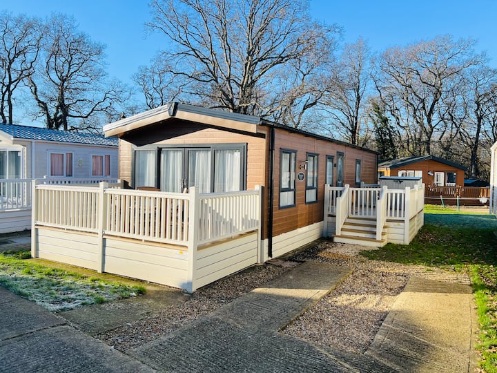 2 Bedroom Lodge Fc39, Fairway, Sandown, Free Wifi - Shanklin