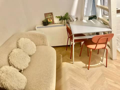 Top Airbnb: The Functional Compact: Your Cocoon City Base in Phibsborough