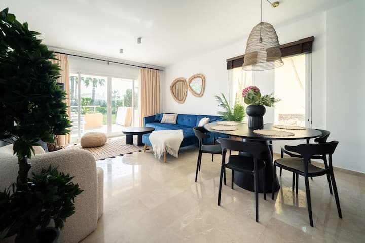 Stylish Holiday Home With Jacuzzi - Mijas Costa - Fuengirola