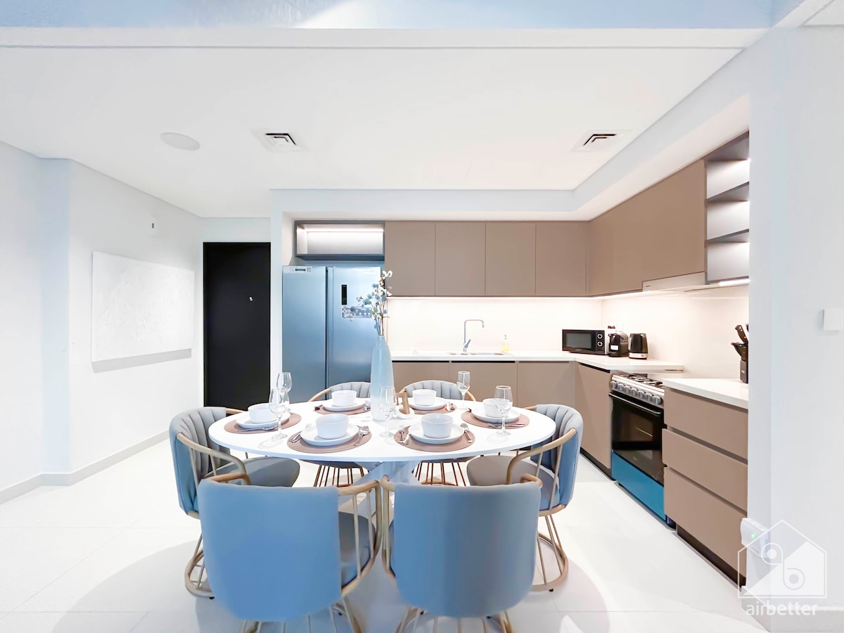 4 Bedroom Furnished Apartment | Burj Crown 4