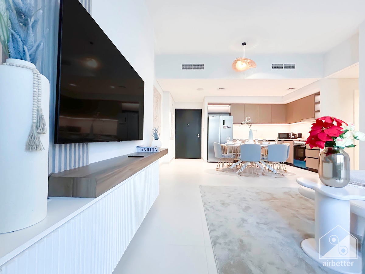 4 Bedroom Furnished Apartment | Burj Crown 5