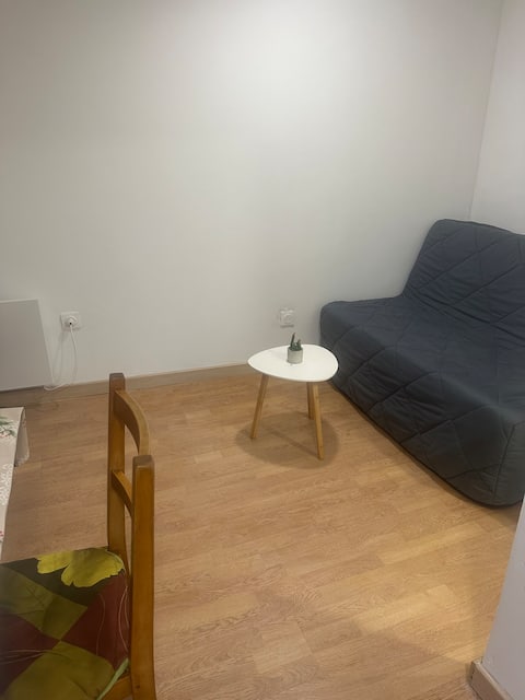 Popular Airbnb listing: Studio close to the 24-hour circuit in Arnage