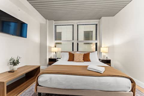 Top Airbnb: 701B NEW Luxury Boston Studio By Hospitals Subway in Central Boston