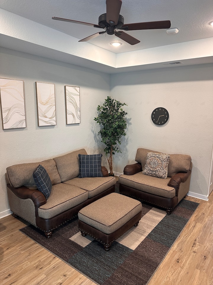 Stylish 1br By Vintage Park | Shops, Dining, Relax - 休斯敦