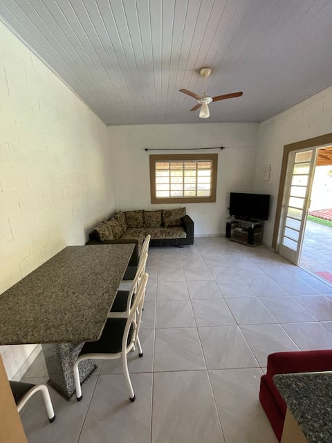 Top Airbnb: Recanto Oliveira just 1 km from the Preto waterfall em Joanópolis