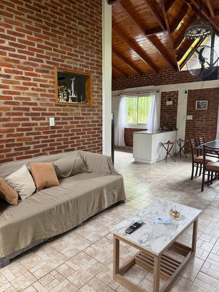 Quinta “Los Nonos” Escobar
Con Galería Cerrada - Belén