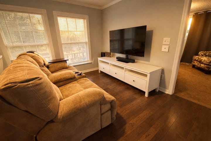 Santa Fe River Cabin - Near 10 Springs/parks - Branford, FL