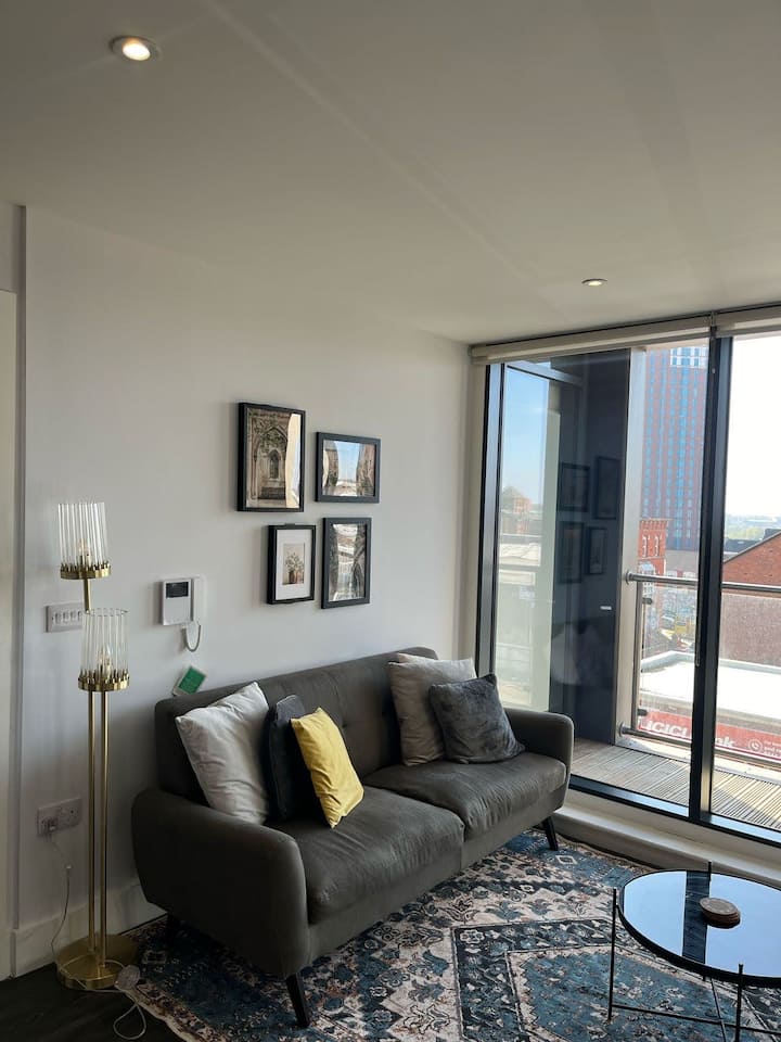 Central 2 Bed 2 Bath With Parking And Balcony - Manchester