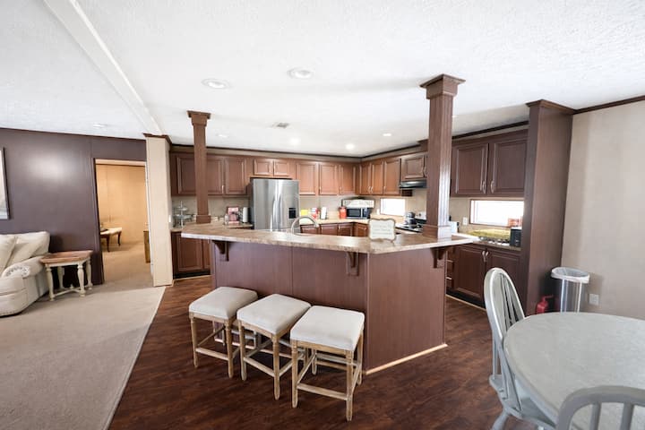 5 Bedroom Close To I20 - West Monroe, LA