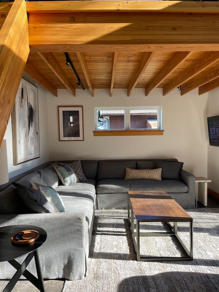 New Modern Suburban Sanctuary By The Sound - Burien, WA