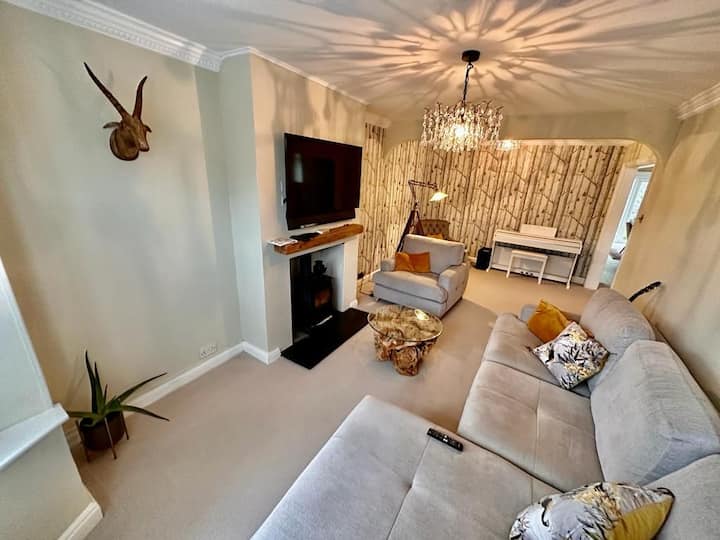 Stylish Home In Lymm |Close To Airport & Hospitals - Warrington, United Kingdom