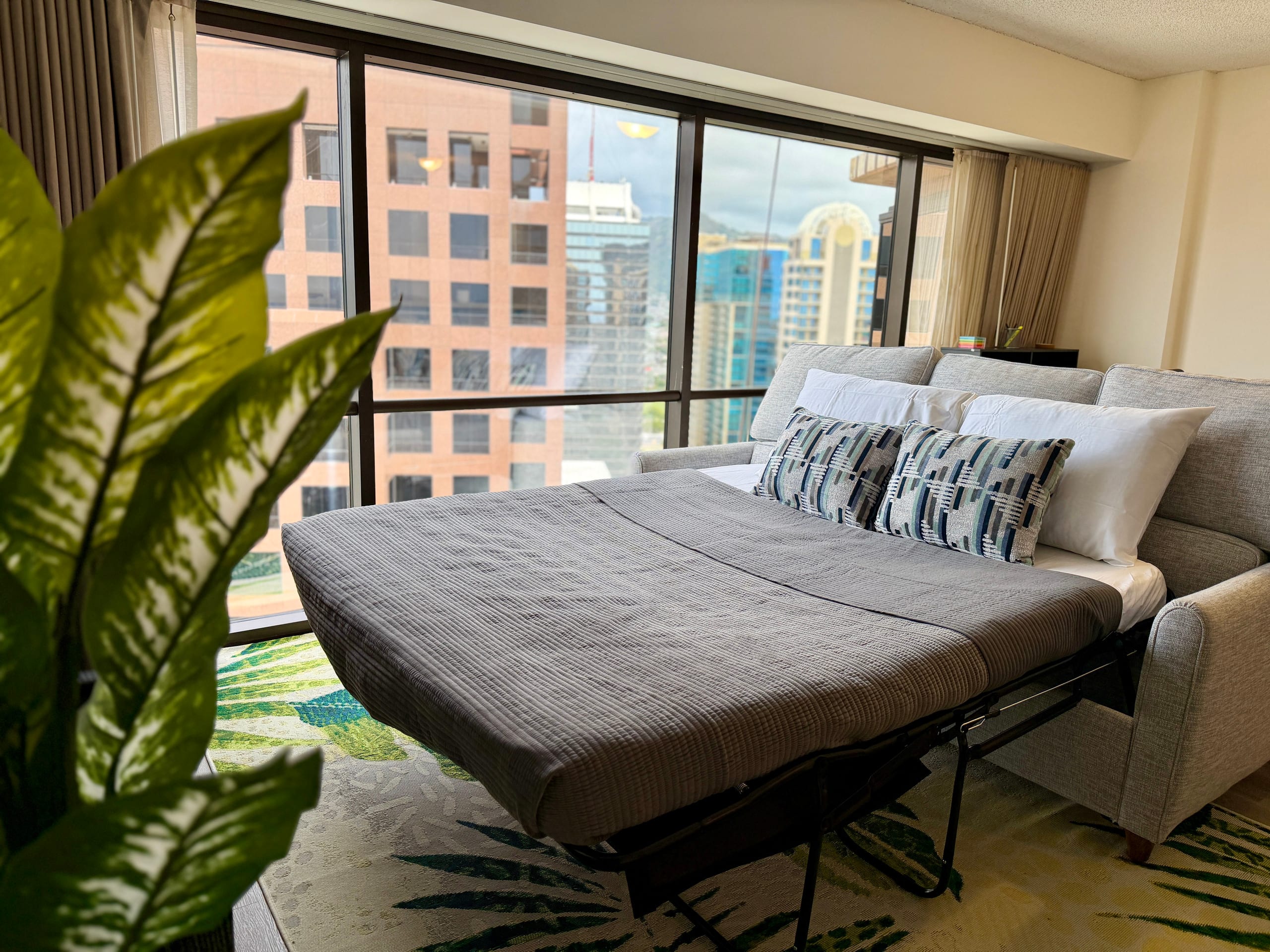 Honolulu Ocean View Condo w/ Free Parking - Image 7