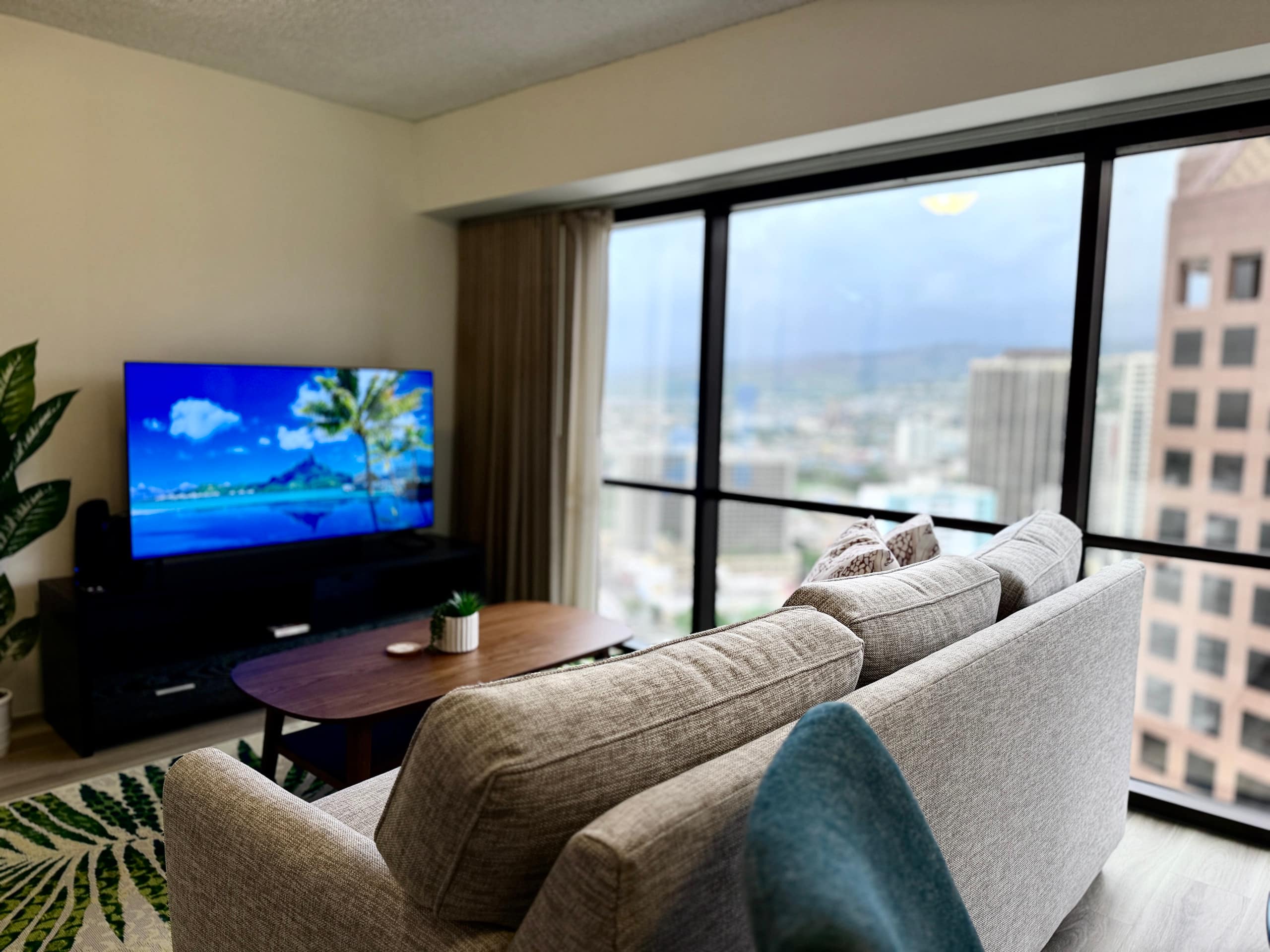 Honolulu Ocean View Condo w/ Free Parking - Image 3