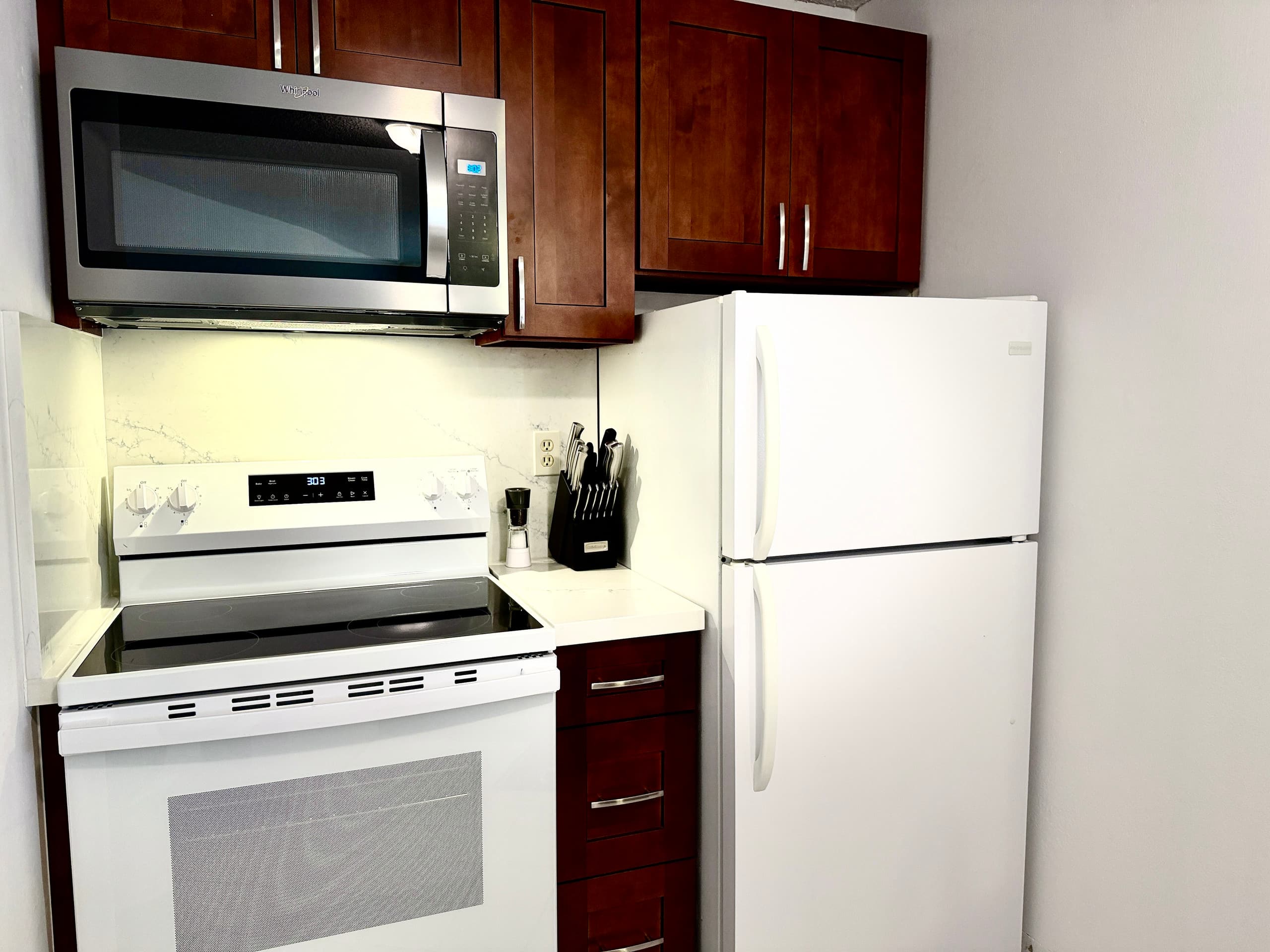 Honolulu Ocean View Condo w/ Free Parking - Image 11